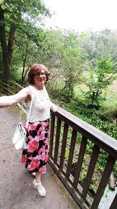 Frivolous excursion without panties