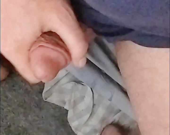 おじいちゃんがオナニーして噴水のようにイキまくる
