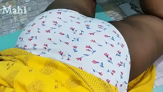 Tamil aunty Mahi funny play and shaking with dick