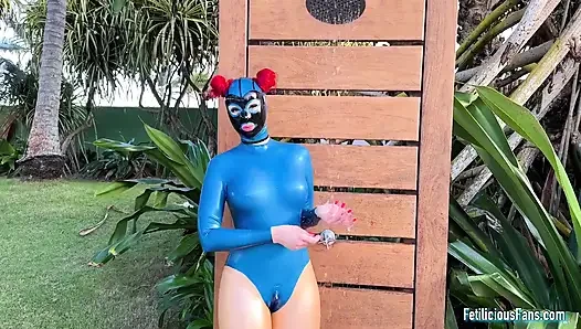 Rubberdoll in Paradise