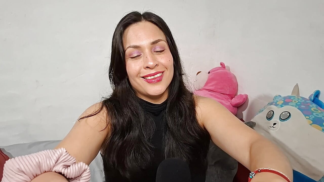 Asmr rol yapma kız arkadaşın saçını kesiyor