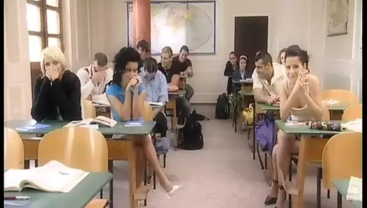 La venganza de la chica universitaria (2005)