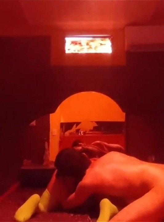 Jeg suger hendes røv og fisse på et motel