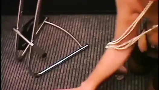 Blonde MILF liebt es, blowjobs im büro zu machen