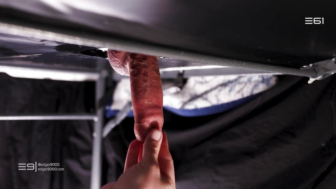 Chlap 61 a jeho masivní penis přišel od mého studia na jeho cestě domů na prázdniny