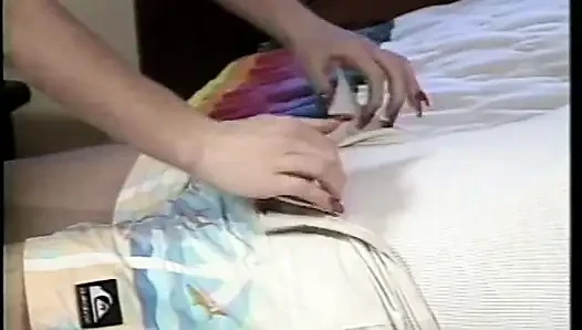 Fairehaired güzellik barbii kahvaltıdan önce sabah koşusu sırasında yakışıklı adamı aldı