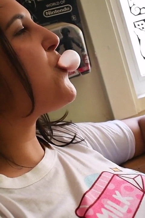 Stepsister Handjobs Me to Beat My Bubblegum Kink - Bunny Looner