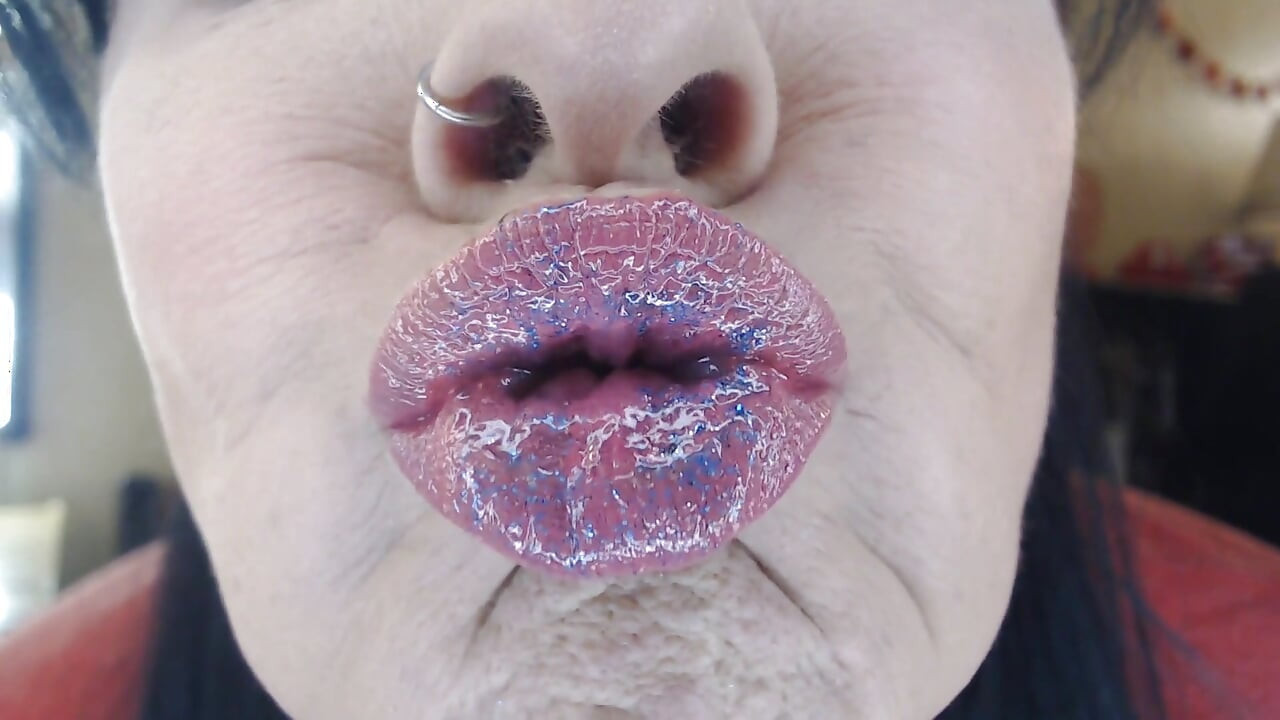 Bibir bibir gloss gloss besar berbau