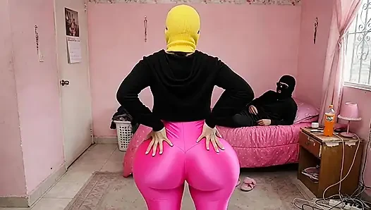 Petite Big Ass Girl Twerking Seductively in Bedroom