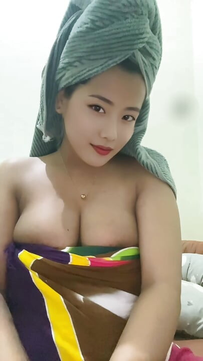 khi tôi ở một mình trong phòng, tôi thực sự hứng tình