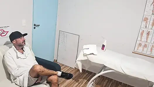 Underground Masseur Fucks His Clients!