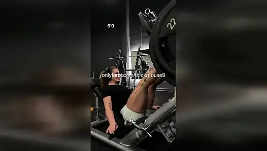 18-jährige TikTok Thotes muschi explodiert vor der kamera! Unzensiert klafft