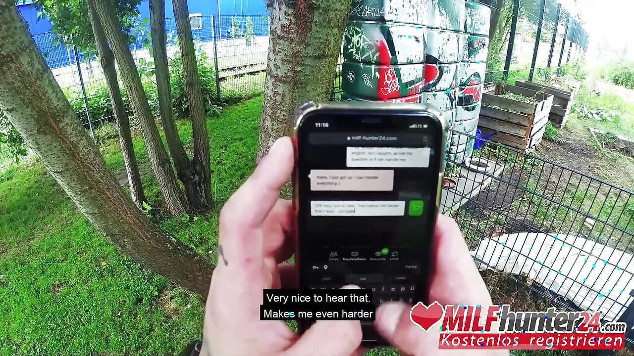 Nevaljali sastanak jebanja za Harleen van Hynten u parku! MILFhunter24
