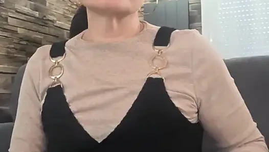 İyi Bir Penis Emiyorum Ve Beni MILF Ahlaksız Vajinamı Siktiriyorum