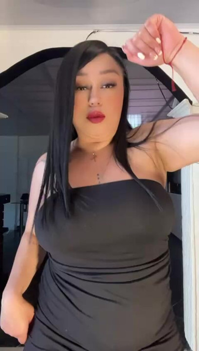 Tombul kız yapıyor tiktok pornosu