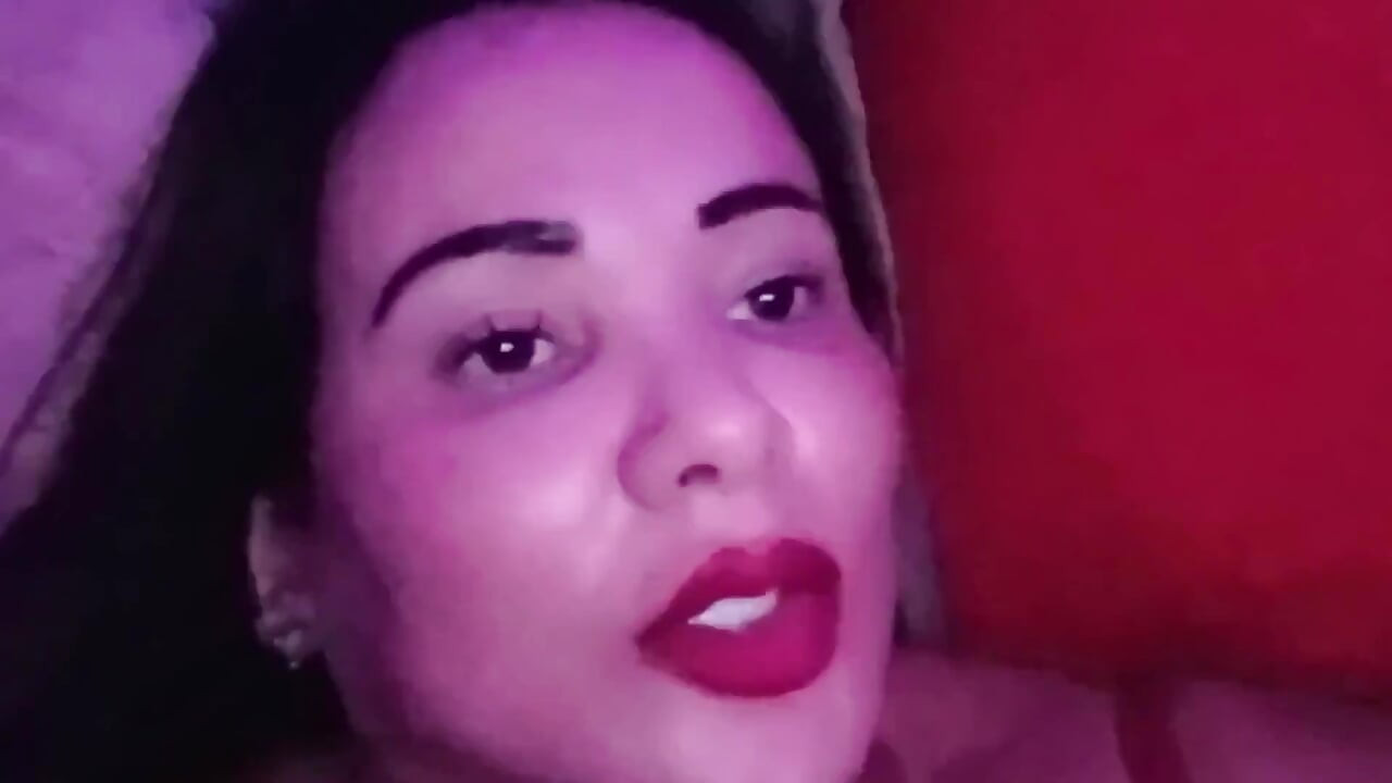 Showing off Greasy Pussy Fingering Until Cumming