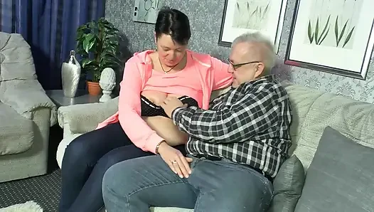 Старые петухи, на которых жёстко ездят мокрые киски