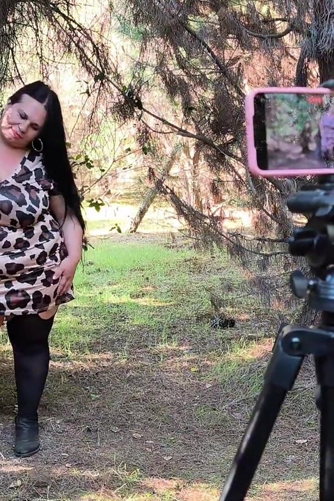 Rq in Forest MILF BBW