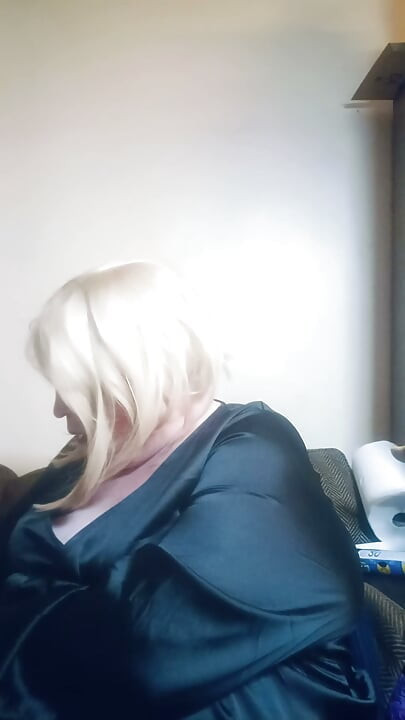 BBW TV smokes a superslim cigarette and tries on some gloves