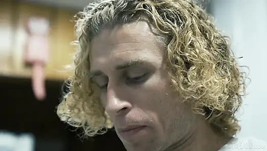 Pure Taboo одинокий Michael Vegas находит любовь в искусственном интеллекте, Ana Foxxx