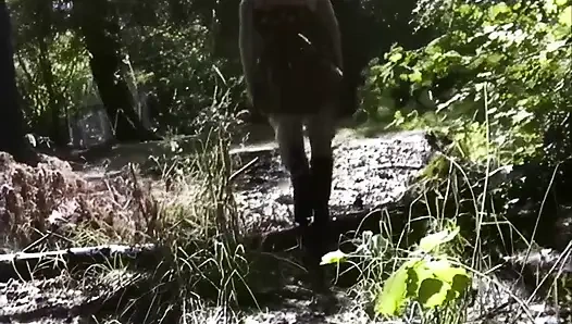 Anal berbulu vintage! Sabrina si cewek amatir dengan pantat montok