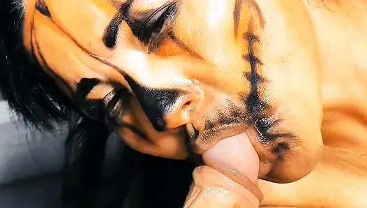 Tetangga seksi yang kerasukan melakukan blowjob terbaik dengan air mani di mulutnya dan menelan semuanya. ASMR meringis keenakan dan telan sperma