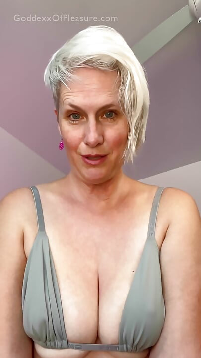 Stiefmutter benutzt dein gesicht zu ihrem vergnügen --COUNTDOWN