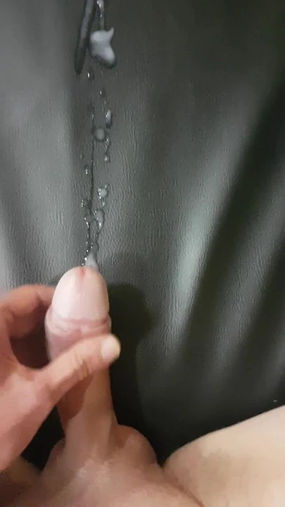 Long distance cumshot