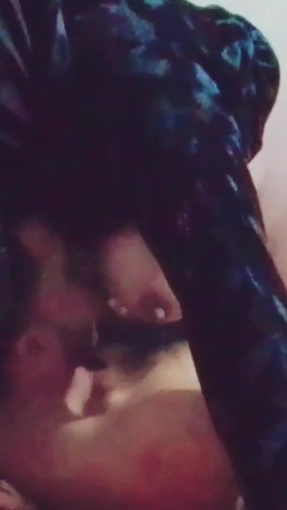 Pamela Flores - doggystyle grandi tette oscillano (scena di sesso) | Clip 2