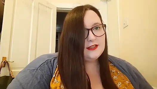Fantasi fantasi makan dan pertumbuhan tubuh wanita cantik besar ssbbw