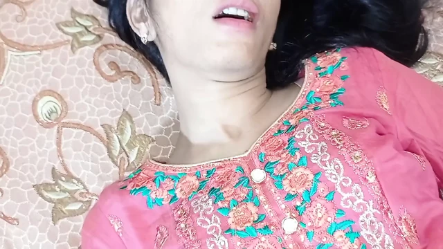 Pati ke promotion ke liye boss ne mujhe sari rat choda mote lund se latest desi porn sex VIDEO in clear hindi audio