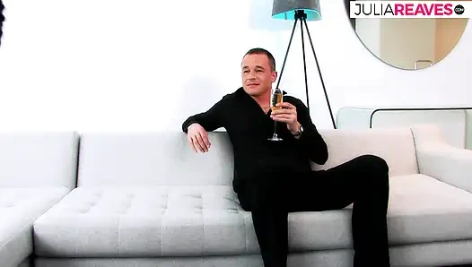 Блондинка наслаждается жестким буром хуища после минета с глубокой глоткой