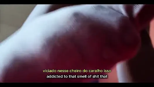 Grausame riesin befiehlt ihrem armseligen kleinen mann, ihre muschi zu riechen