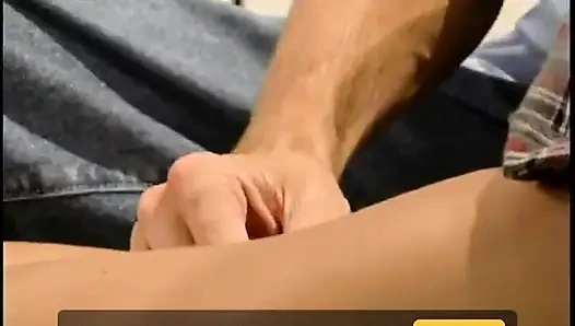 Юной блондинке захлопнули ее мокрую киску