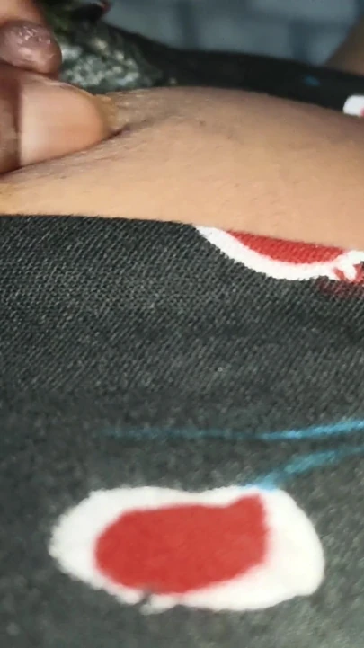 Desi hot sexy bhabhi is back, Full body tour and Short Fuck and cum | Clip 1