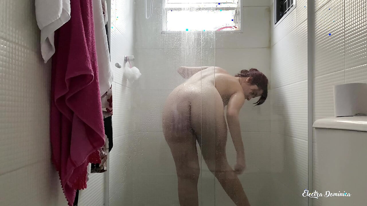 Voyeur- My neighbor taking a shower, her ass is delicious