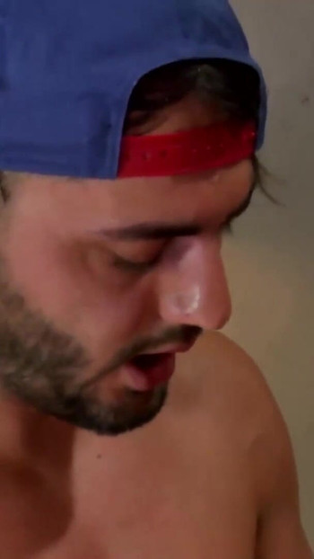 Epski trenutak iz "Sexy Susi Milf und 2 dicke Pimmel"