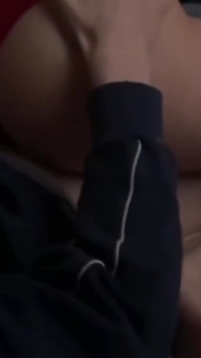 기숙사 섹스 / 18살 신입생이 가장 친한 친구의 자지를 따먹어