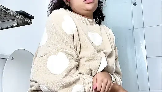 Cewek kentut setelah milkshake besar di bioskop
