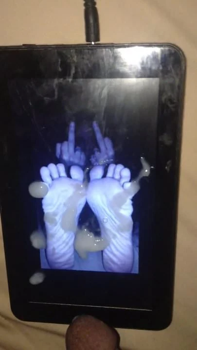 Gotsole feet cum tribute 3 (rub it in)