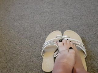 Meus pés sensuais e unhas pretas