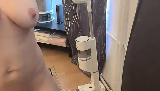 Pretty Teen Fingers Herself After Showering