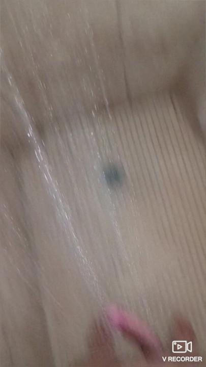 Ngentot kontolku di kamar mandi cuplikan video