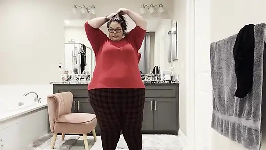 Two Temptations: Plump Paradise Fashion Fiesta (wmv)