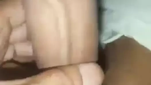 Sikimin ağzına boşalıyor