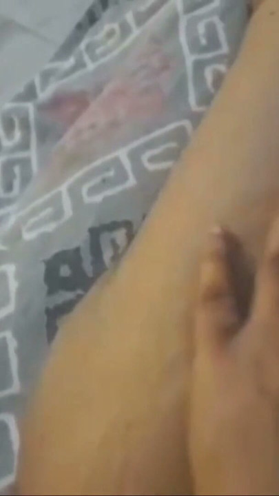 Indian house wife fingering | Clip 2