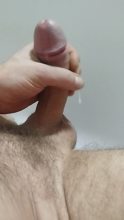 俺のチンコを擦れ!