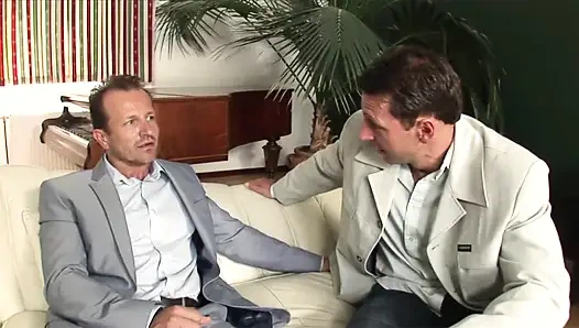 DP threesome dengan cewek pirang dengan fishnet