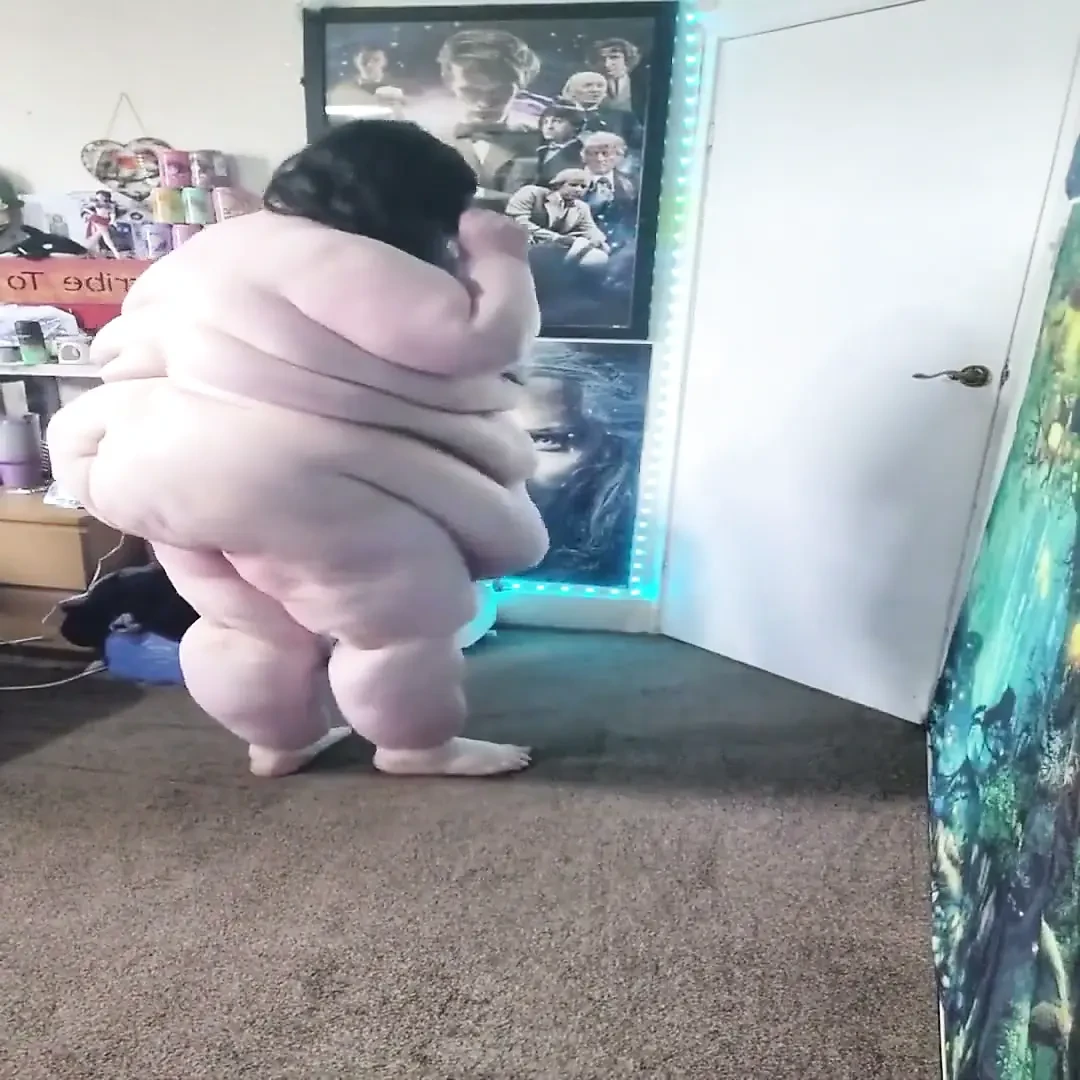 Fat Goddess SSBBW Crawling on the Floor