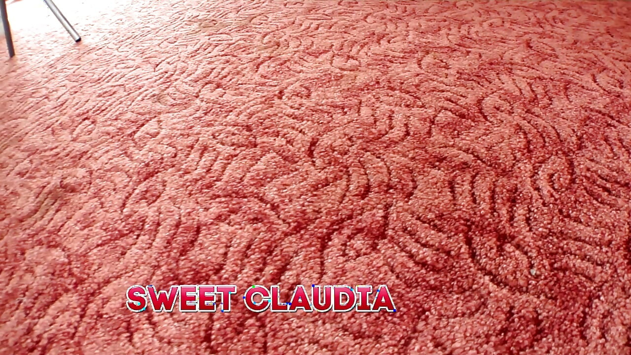 Getting Her Ass Stuffed! Horny MILF Enjoys the Cum in Her Hole!